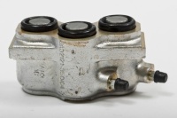 Цилиндр тормозной переднего суппорта 2121 L Автостандарт